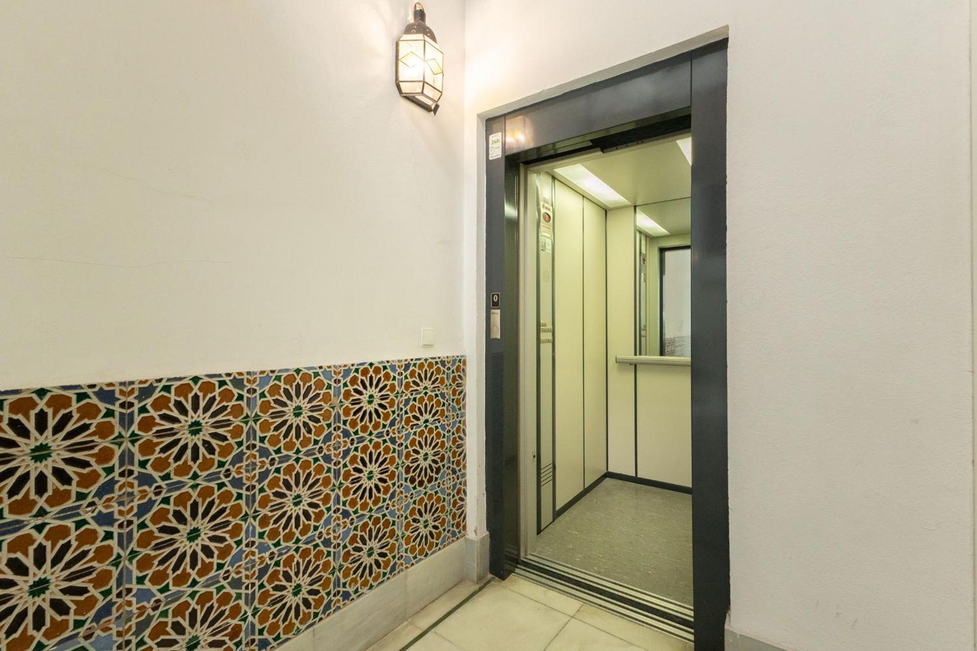 Charming 2 Bedroom Boutique Triplex Apartment With Private Terrace At Seville City Center By Ocityzen Екстериор снимка