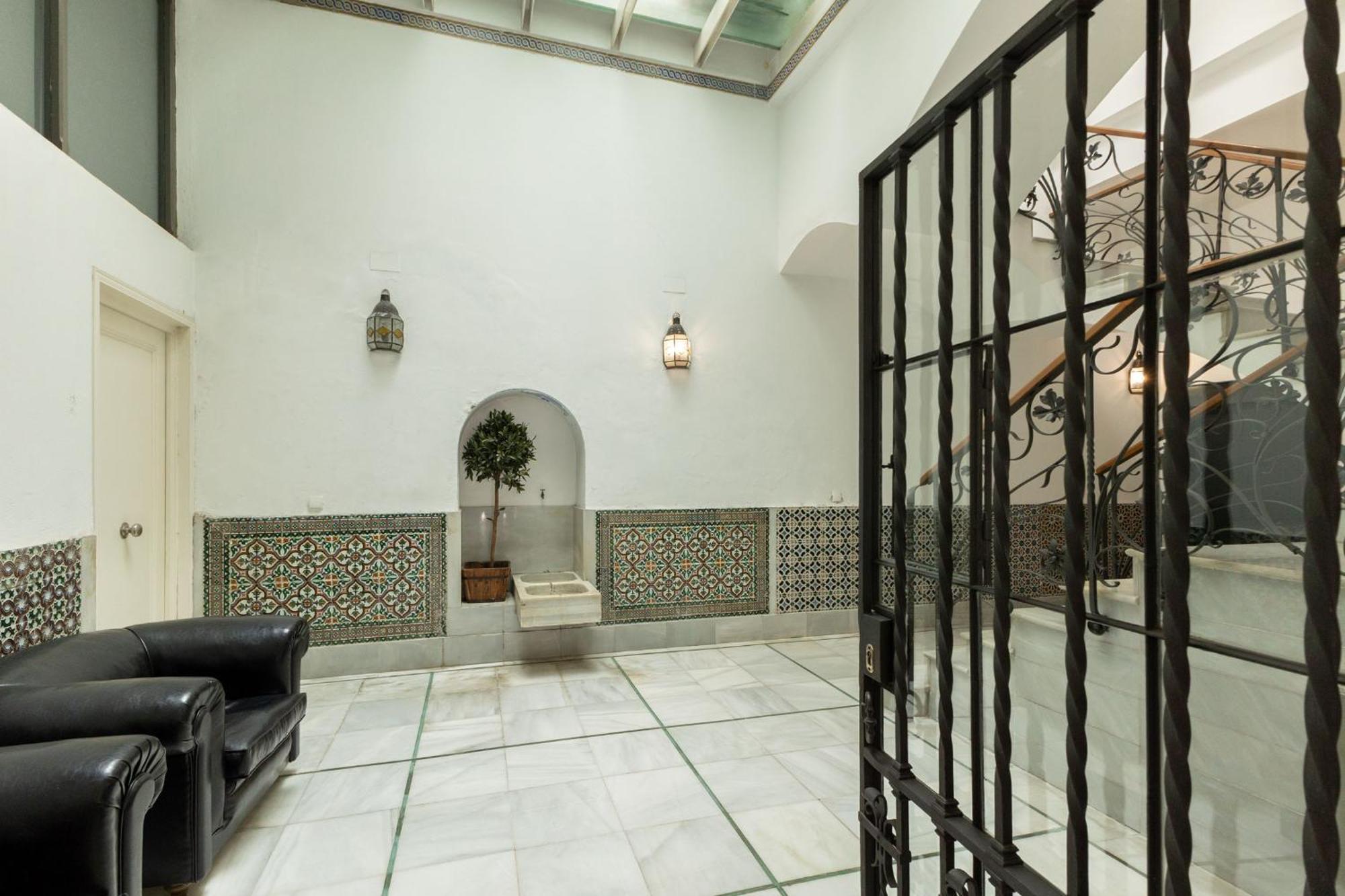 Charming 2 Bedroom Boutique Triplex Apartment With Private Terrace At Seville City Center By Ocityzen Екстериор снимка